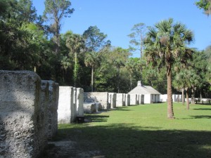 Tabby ruins of 25 slave quarters form a semi-circle, reminiscent of their African tribal roots.